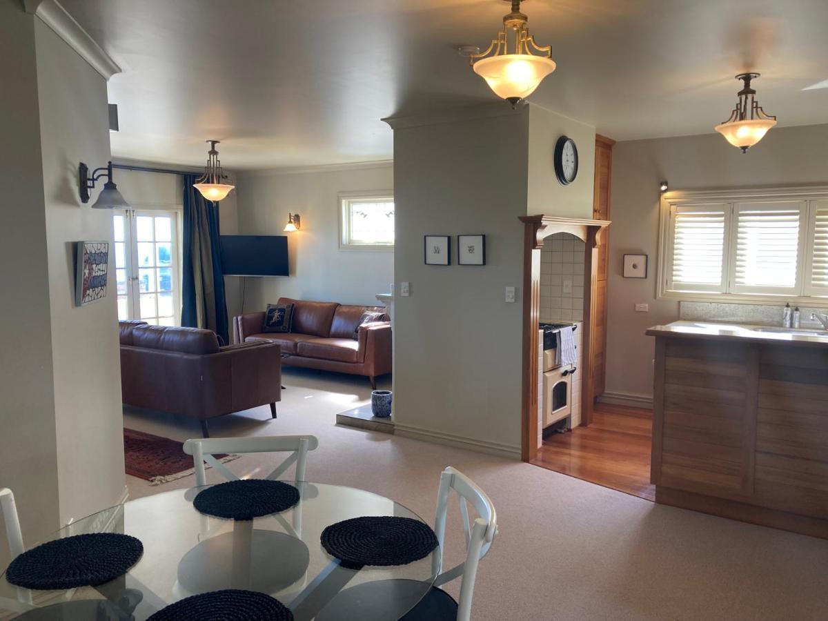 Beachfront Villa ネーピア エクステリア 写真